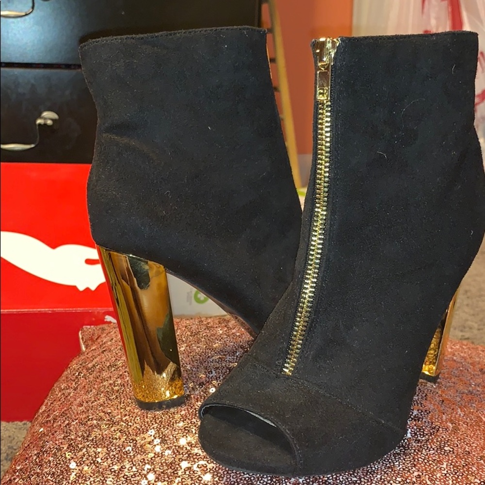 SEXY BLACK PEEP TOE BLOCK HEELS ❤️